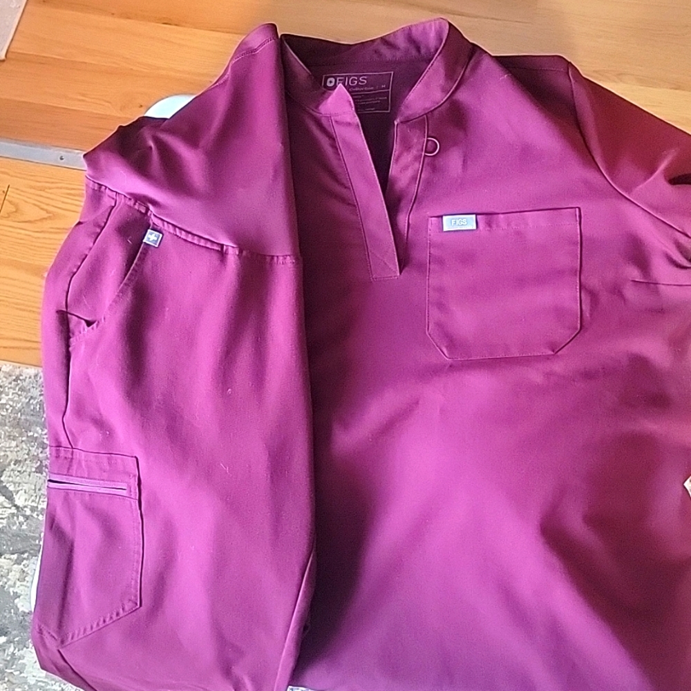 Medium Figs Maroon Maternity Scrubs. Discontinued Style Jogger Pants.